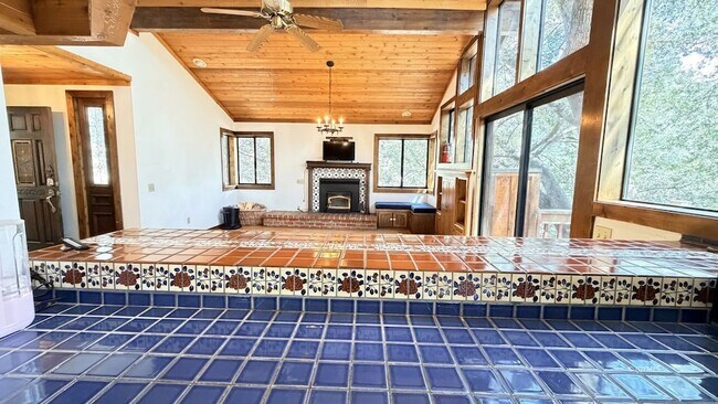 Building Photo - 26720 Robin Dr