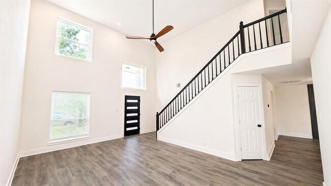 Building Photo - 4602 Everest Ln