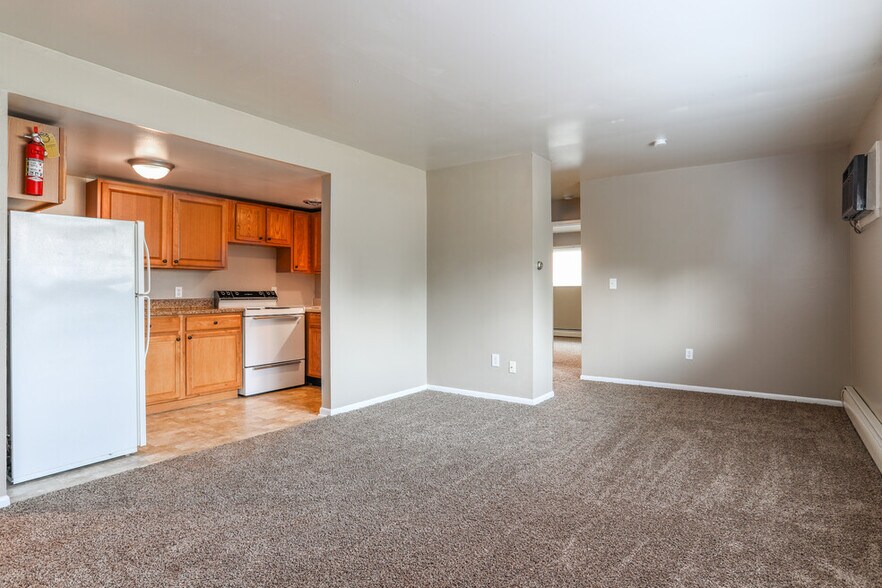 Primary Photo - 3 E Central Ave