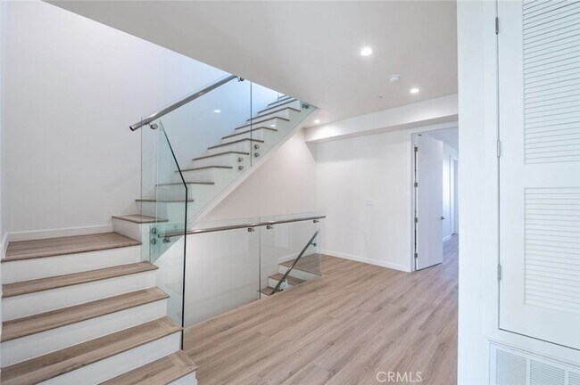 Building Photo - 7341 Valmont St