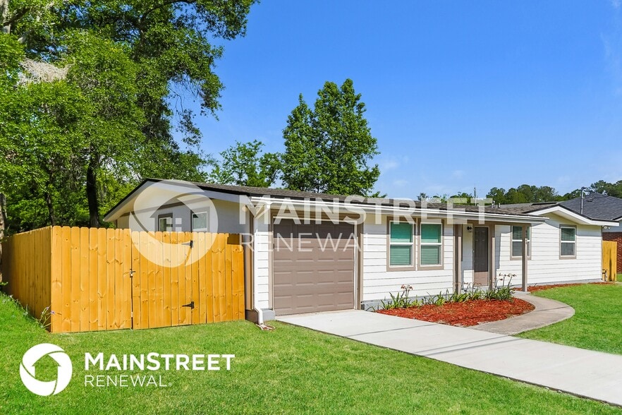 Building Photo - 9724 Priory Ave