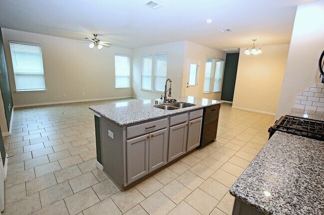 Building Photo - 13346 Pecan Trails Dr