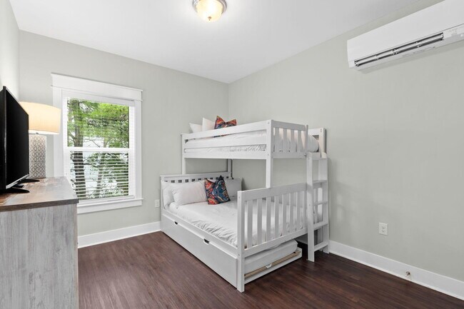 Building Photo - 21 Magical Pl