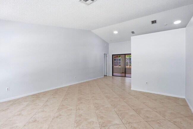 Building Photo - 2171 NW 76th Ave