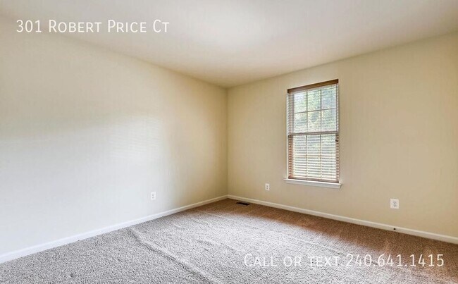 Building Photo - 301 Robert Price Ct