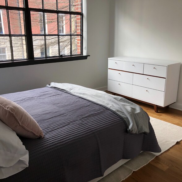 Building Photo - 2201 E Main St