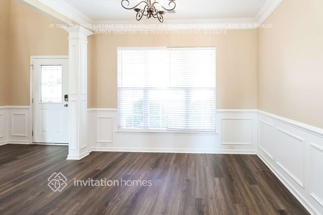 Building Photo - 2005 City Lights Dr