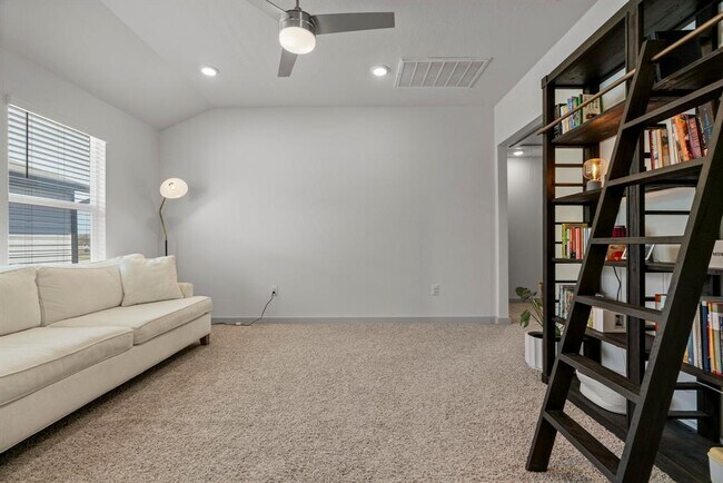 Building Photo - 217 Cupreata Ln