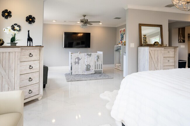 Building Photo - 5569 SE Hammock Reserve Terrace