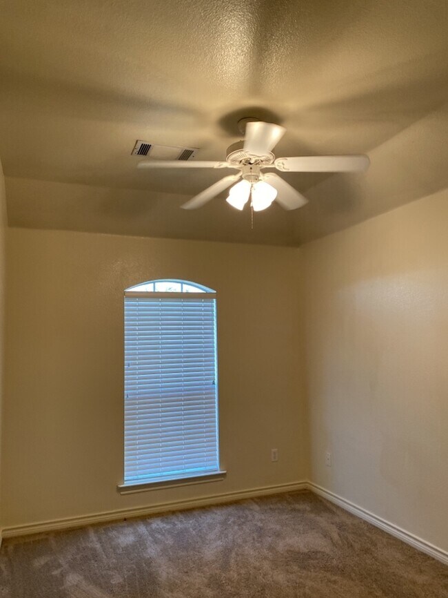 Building Photo - Townhome 3/2/2 in Arlington