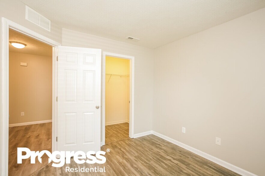 Building Photo - 4557 Walcott Dr