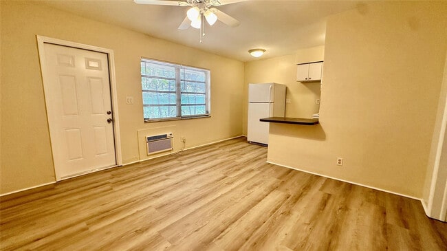 Building Photo - 505 NE 4th Ave