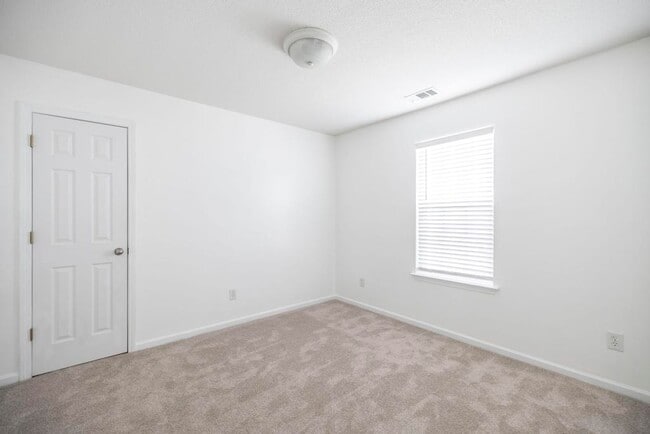 Building Photo - 205 Wembley Dr