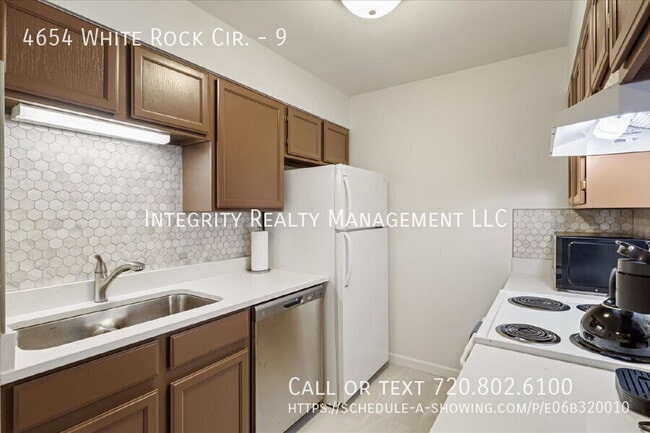 Building Photo - 4654 White Rock Cir