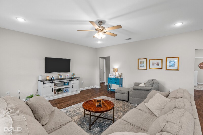 Building Photo - 1071 BAYOU BAY COURT