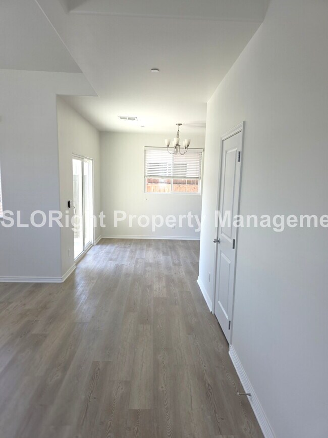 Building Photo - AVAILABLE NOW - 3 Bed/2.5 Bath Home located in Templeton Ranch