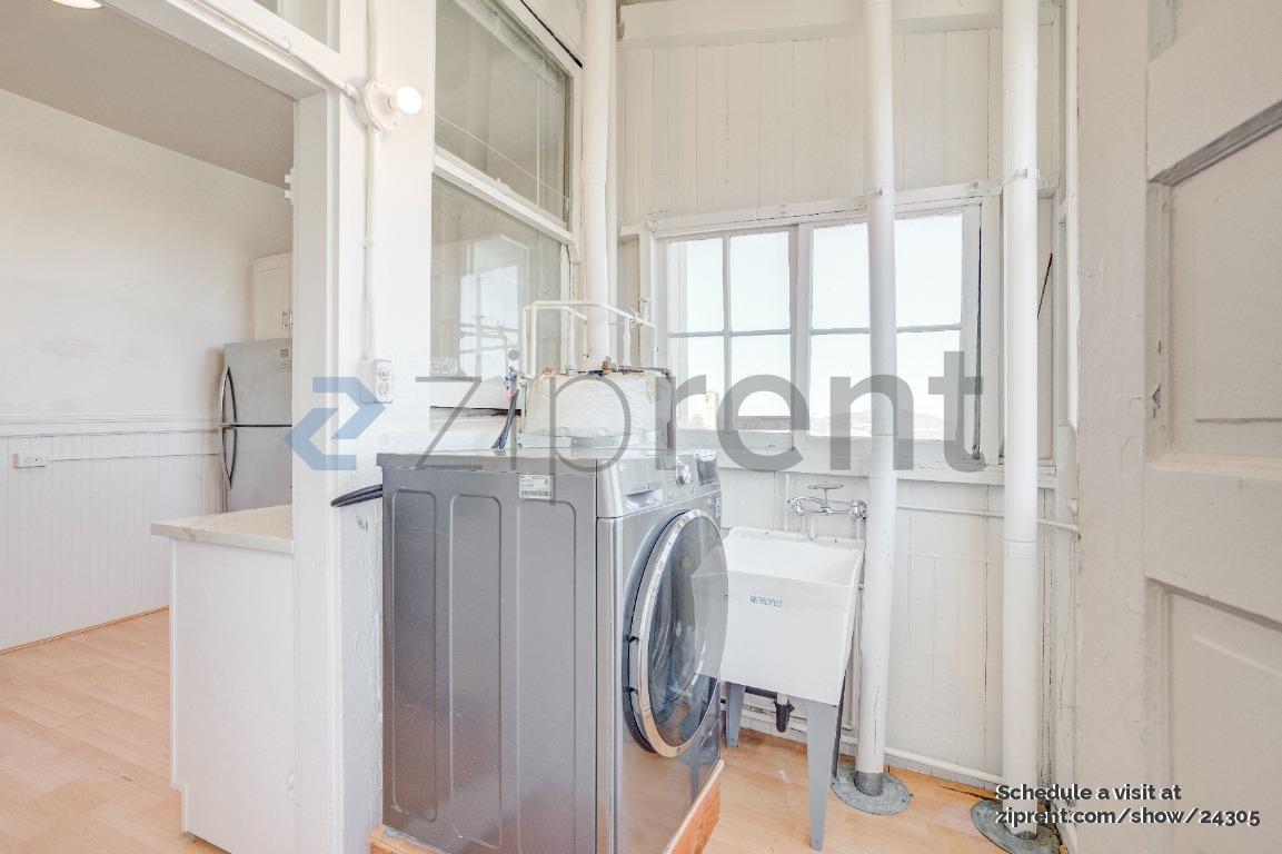 Building Photo - Unit