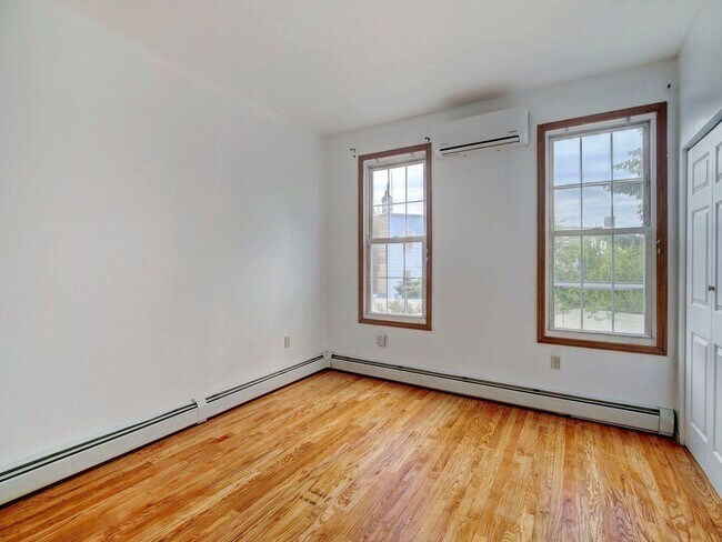 Building Photo - 921 Paterson Plank Rd