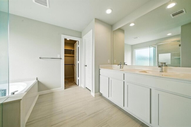 Building Photo - 2643 Village Side Trl