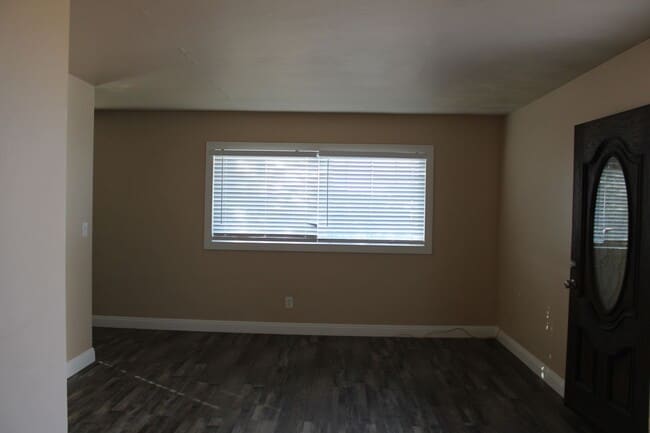 Building Photo - 1013-1013 12th St