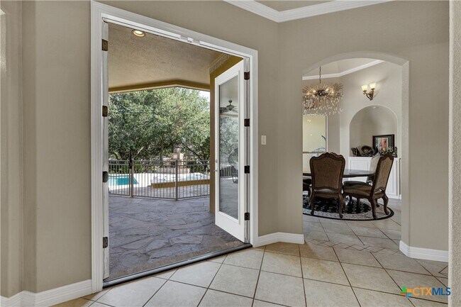 Building Photo - 9752 Trophy Oaks Dr