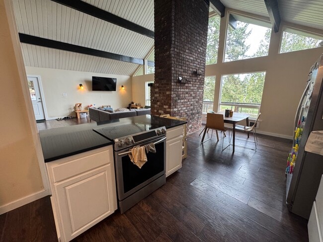 Building Photo - 10215 SW 116th St