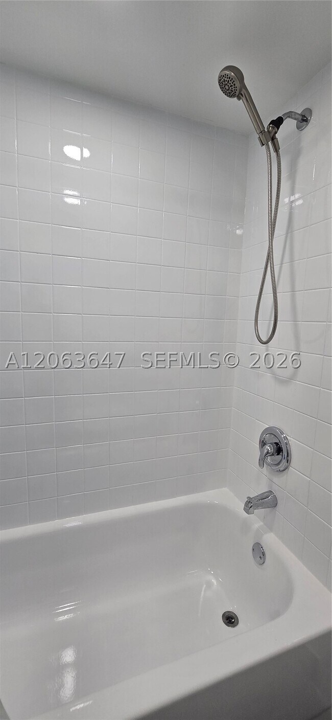 Building Photo - 9688 Fontainebleau Blvd