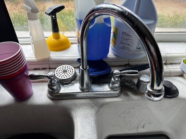 Building Photo - 2328 S Fallbrook Dr