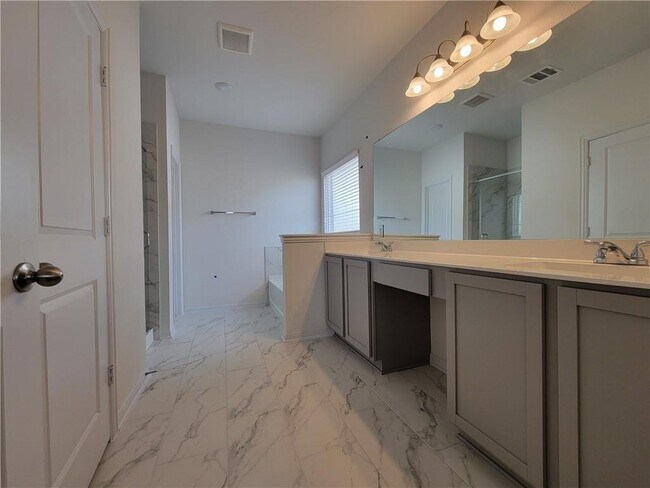Building Photo - 244 Crystal Brook Dr