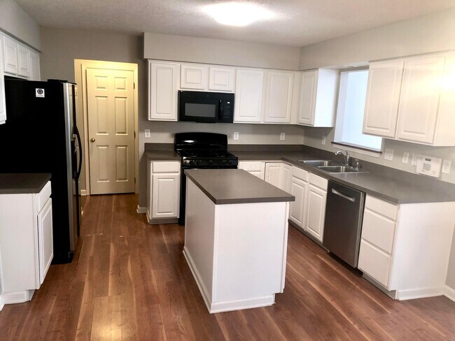 Building Photo - 2916 Abbey Knoll Dr