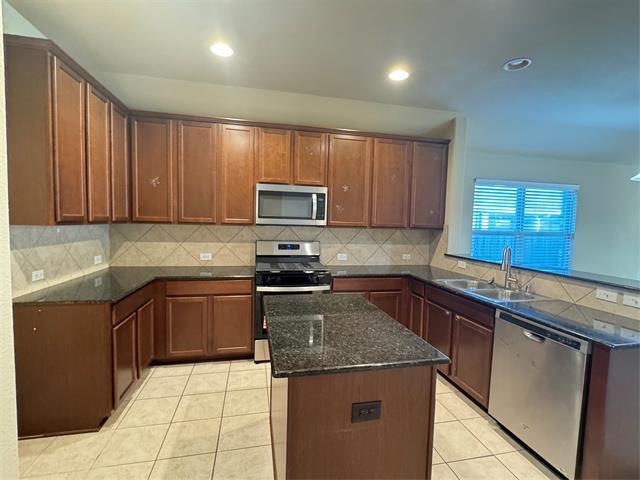 Building Photo - 616 Kinghaven Dr