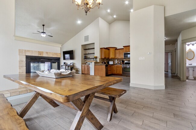 Building Photo - 10976 W Hidden Brook Dr