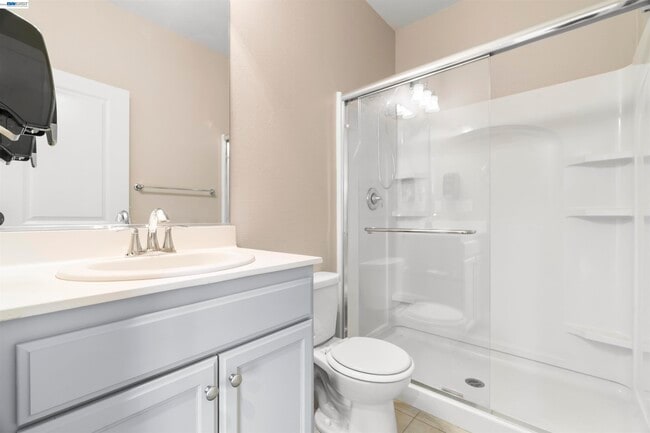 Building Photo - 967 Dainty Ave