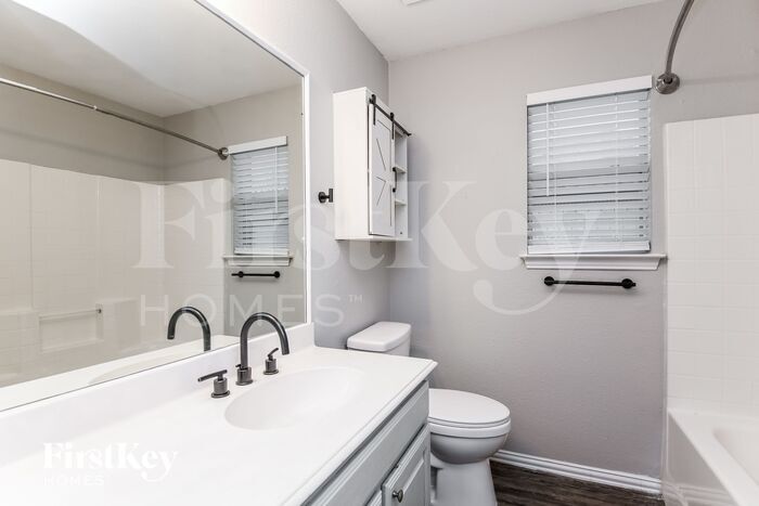 Building Photo - 233 Whitestone Wy
