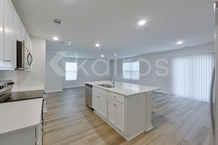 Building Photo - 105 Inez Ave