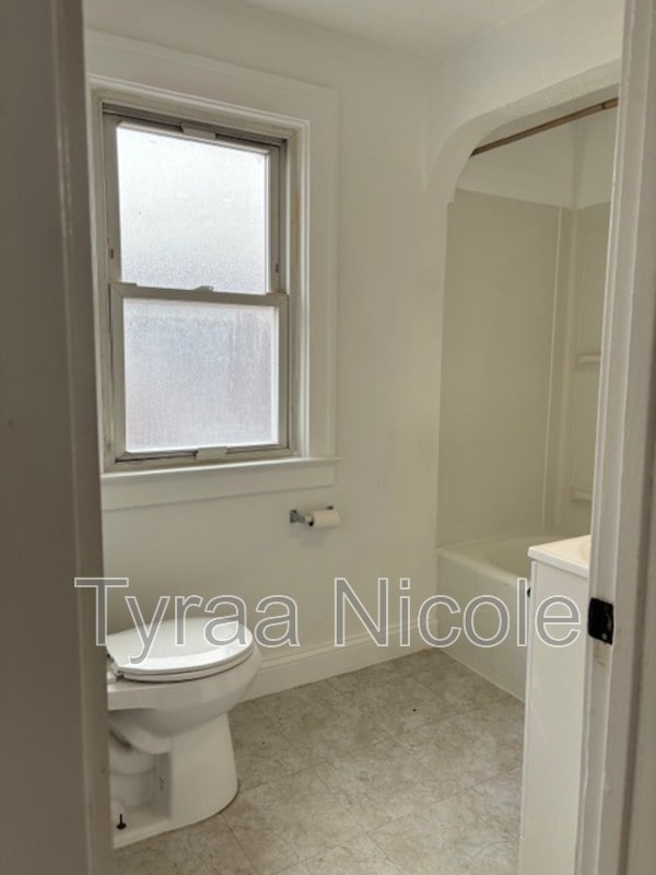 Building Photo - 15353 Lauder St