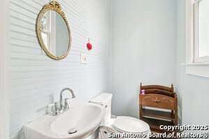 Building Photo - 109 Paso Hondo St