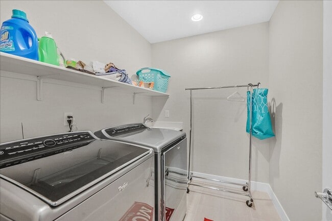 Building Photo - Experience True Luxury Living In The Heart Of Summerlin