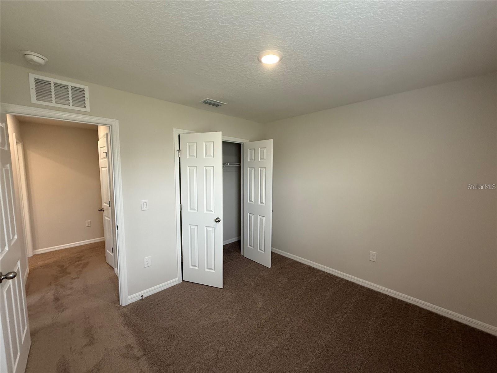 Building Photo - 3867 King Hill Dr