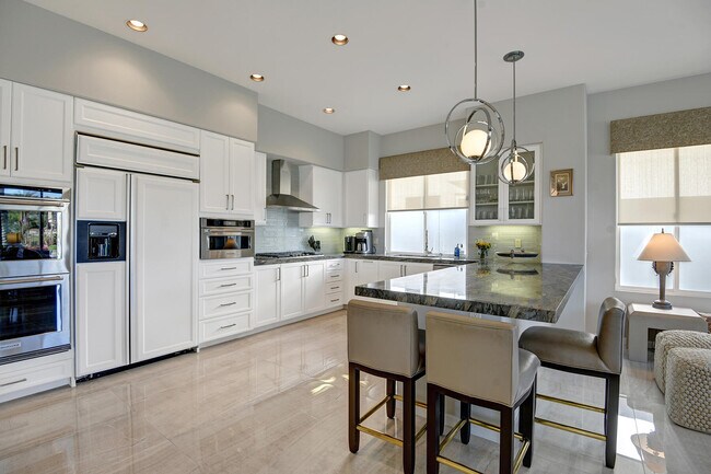 Building Photo - 336 Tomahawk Dr
