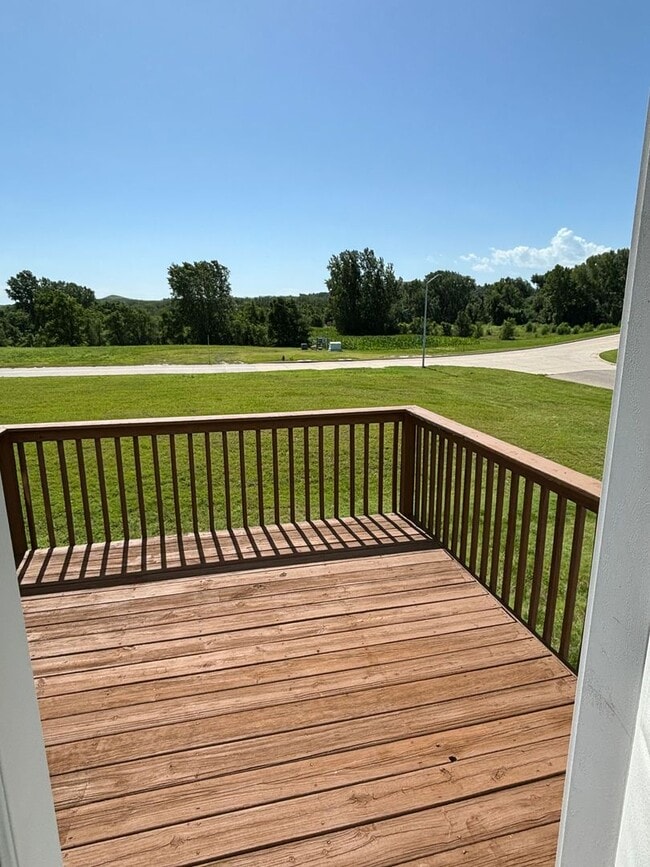 Building Photo - Newly Updated Townhome in Ogden!