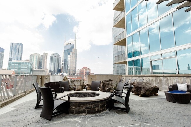 Building Photo - Downtown Luxury Living at The Encore