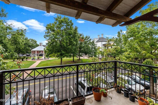 Building Photo - 605 Silverstone Rd