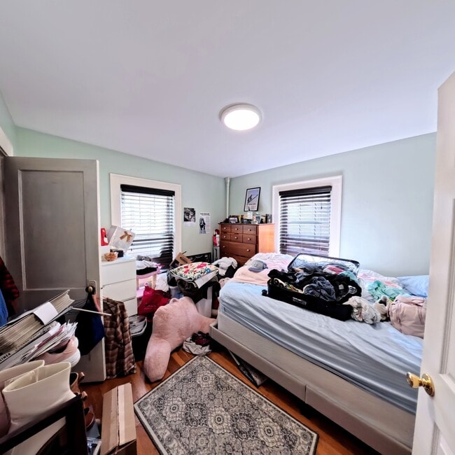 Building Photo - 18 Martin St