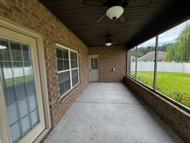 Building Photo - Near Redstone Arsenal Gate 1 with fence, storm shelter and AMAZING spa shower in primary suite