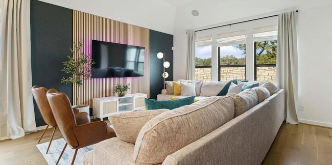 Building Photo - lovely turnkey 3bd fenced in yard