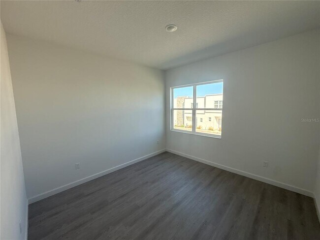 Building Photo - 399 Famagusta Dr