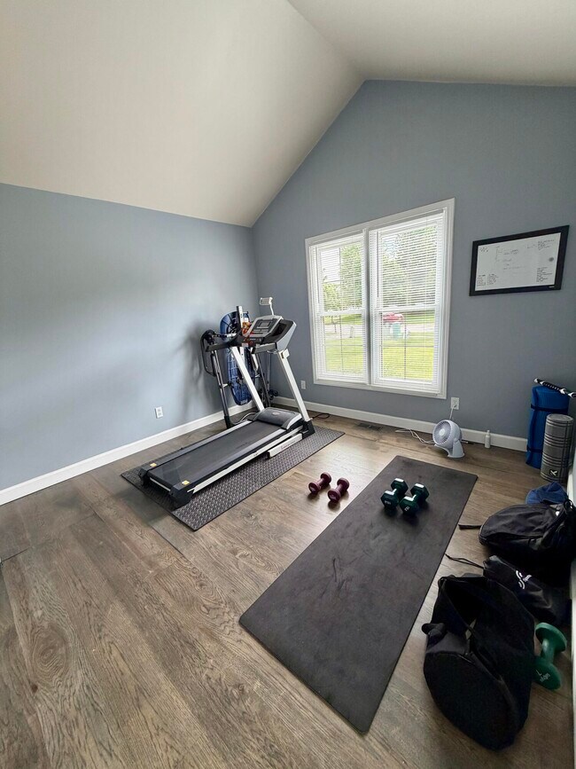 Building Photo - 6961 Suncrest Dr