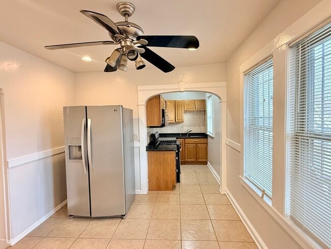 Building Photo - 49 Favre St