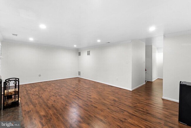 Building Photo - 7877 Painted Daisy Dr